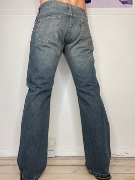 perfect fit levi's washed straight leg jeans
