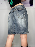 perfect fit low-waisted washed denim skirt