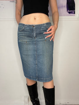 low-waisted perfect fit medi denim skirt