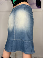 whashed low-waisted perfect fit denim skirt