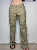 loose fit low-waisted pocket detailed cargo pants