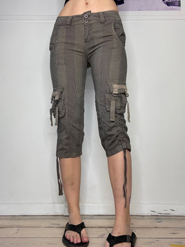 low-waisted band girl capris