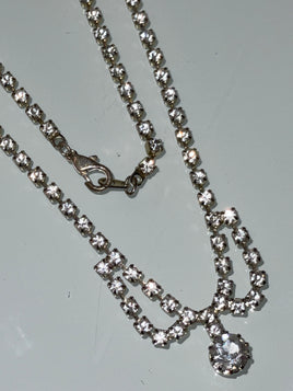 red carpet diamond short pendent necklace