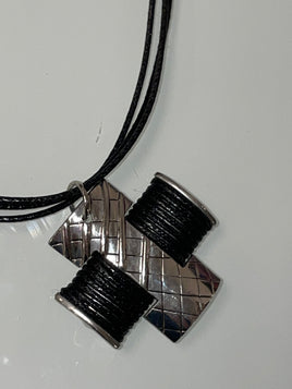 chunky pendant leather cord necklace