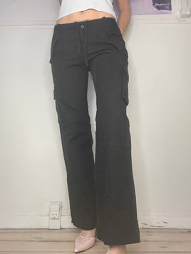 perfect fit low waisted cargo pants