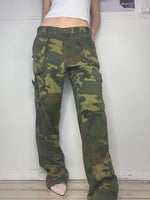 must have low waisted army cargo pants