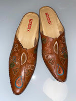 heeled embroidered clogs